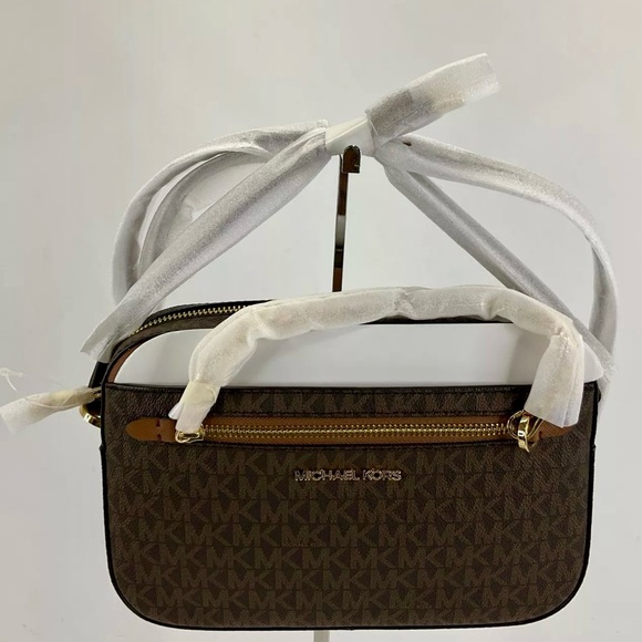 Michael Michael Kors beautiful purse - Picture 4 of 10